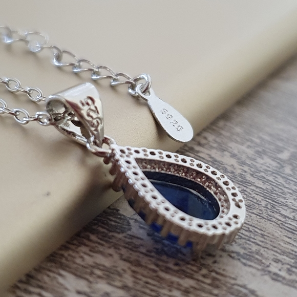 NEW 925 SILVER BLUE CRYSTAL NECKLACE - Picture 2 of 2
